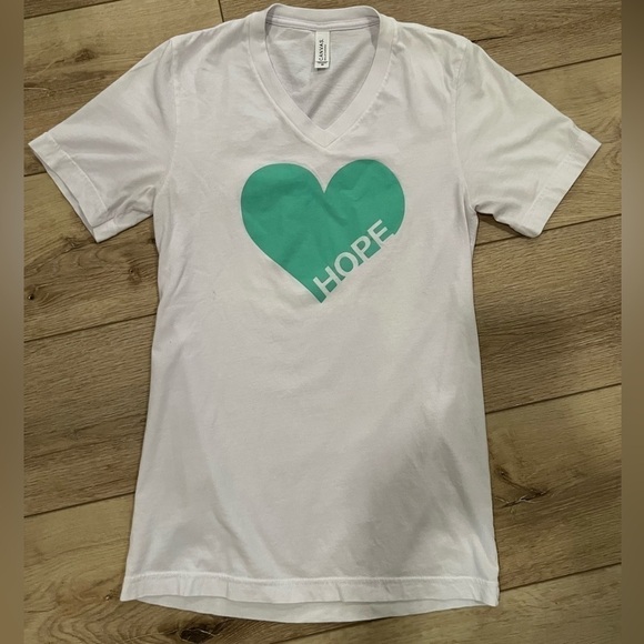 WHITE V neck short sleeved T shirt mint green heart spell out "Hope" cotton XS. - Picture 5 of 9